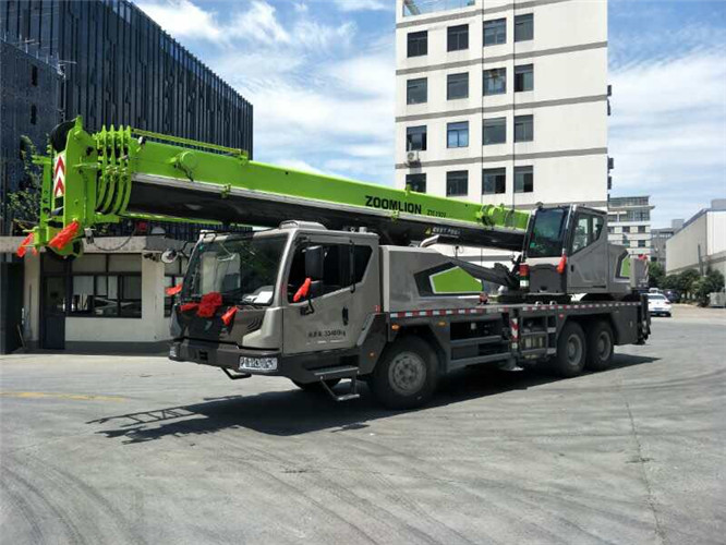 宜黄县跨街广告牌的高空安装注意事项