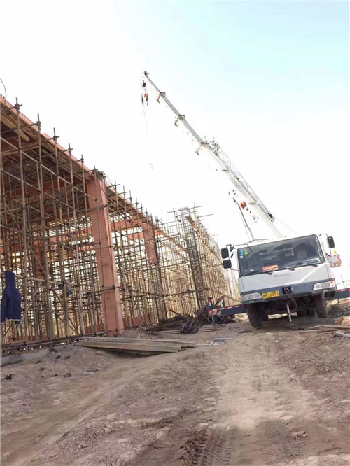 宜黄县吊车作业的安全注意事项有哪些？