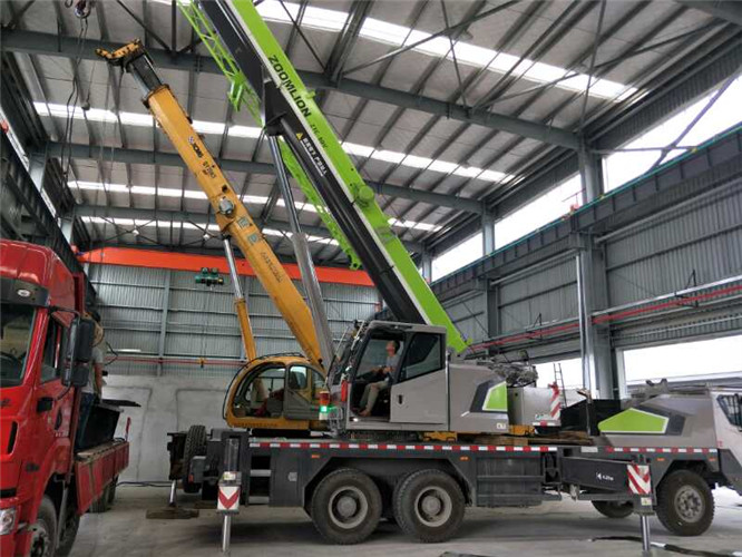 宜黄县高空车出租需要注意哪些安全事项？