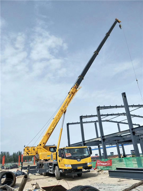 宜黄县超高层建筑钢结构吊装案例